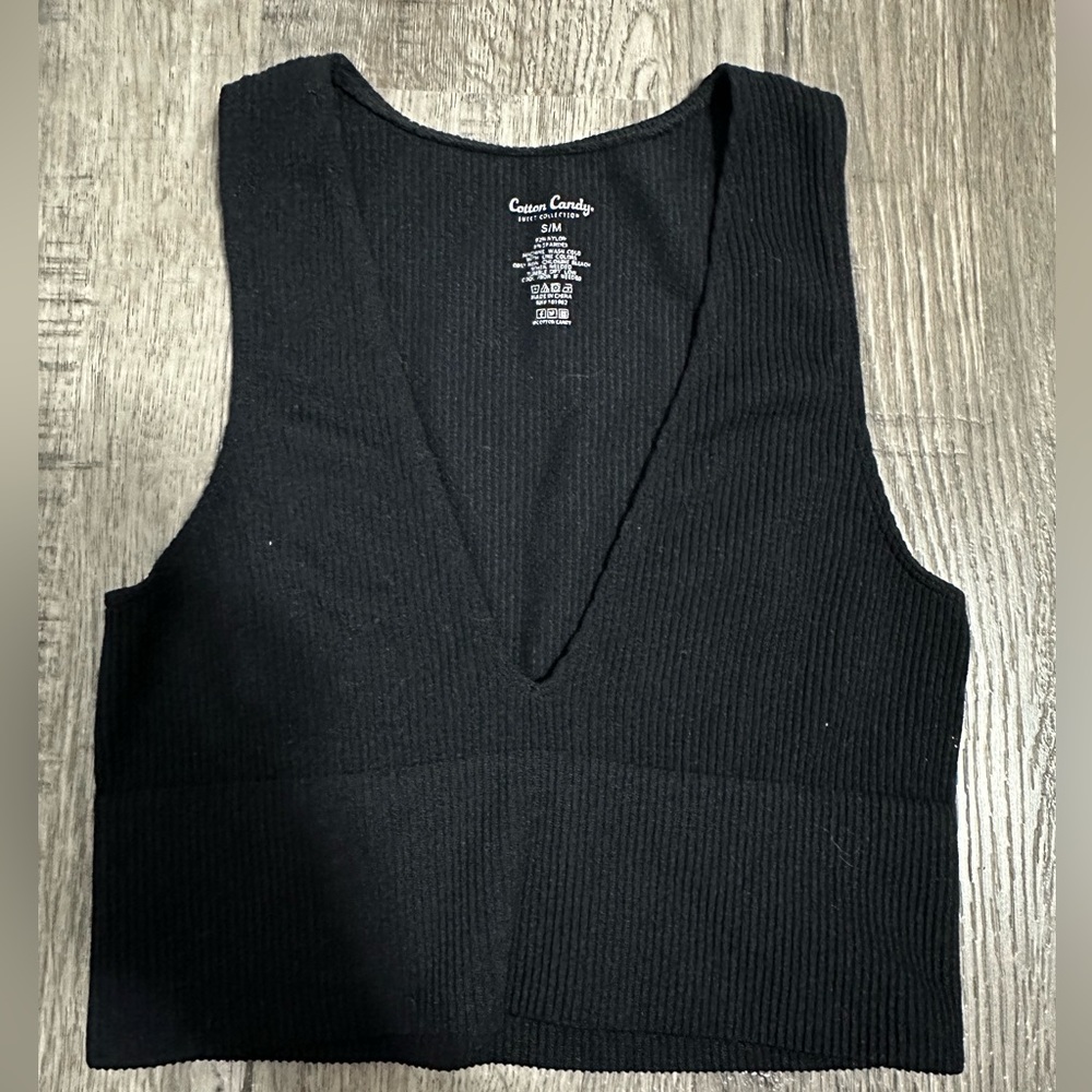 Black ribbed tank top